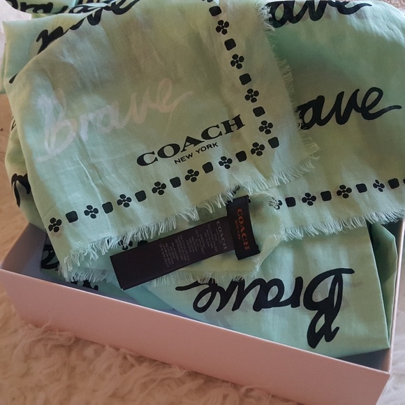 Coach F77785 BRAVE Script Woven Shawl Scarf NEW - Picture 3 of 5